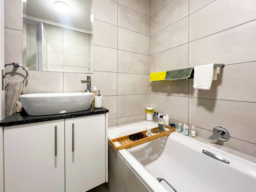 2 Bedroom Property for Sale in Loucharmante Western Cape